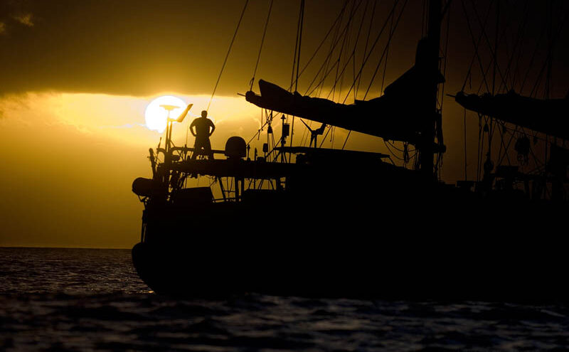 Un coucher de soleil sur la goélette