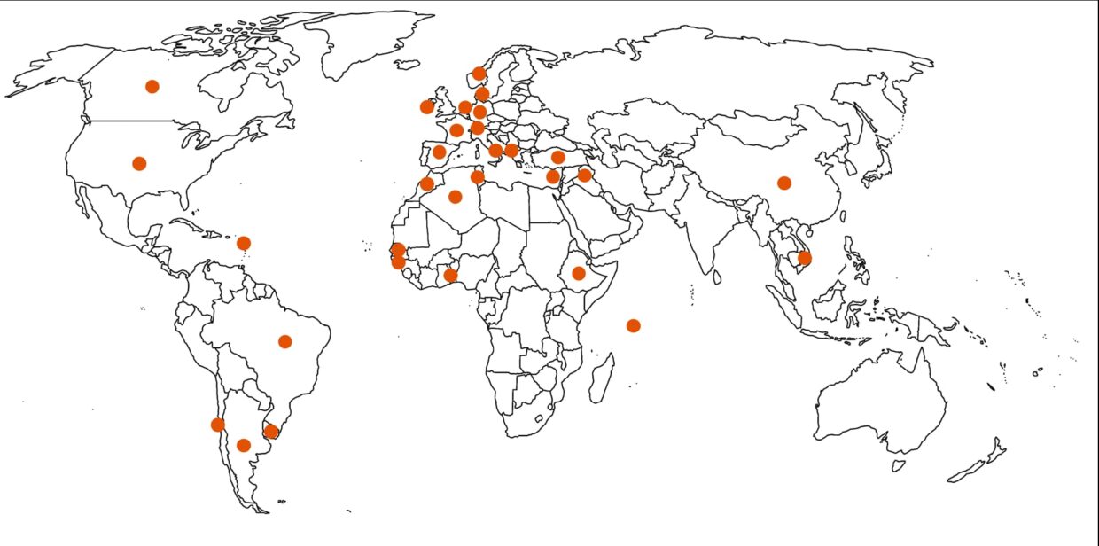 Carte des pays dans lesquels des classes ont participé au cycle de rencontres avec des chercheur.se.s (points oranges).