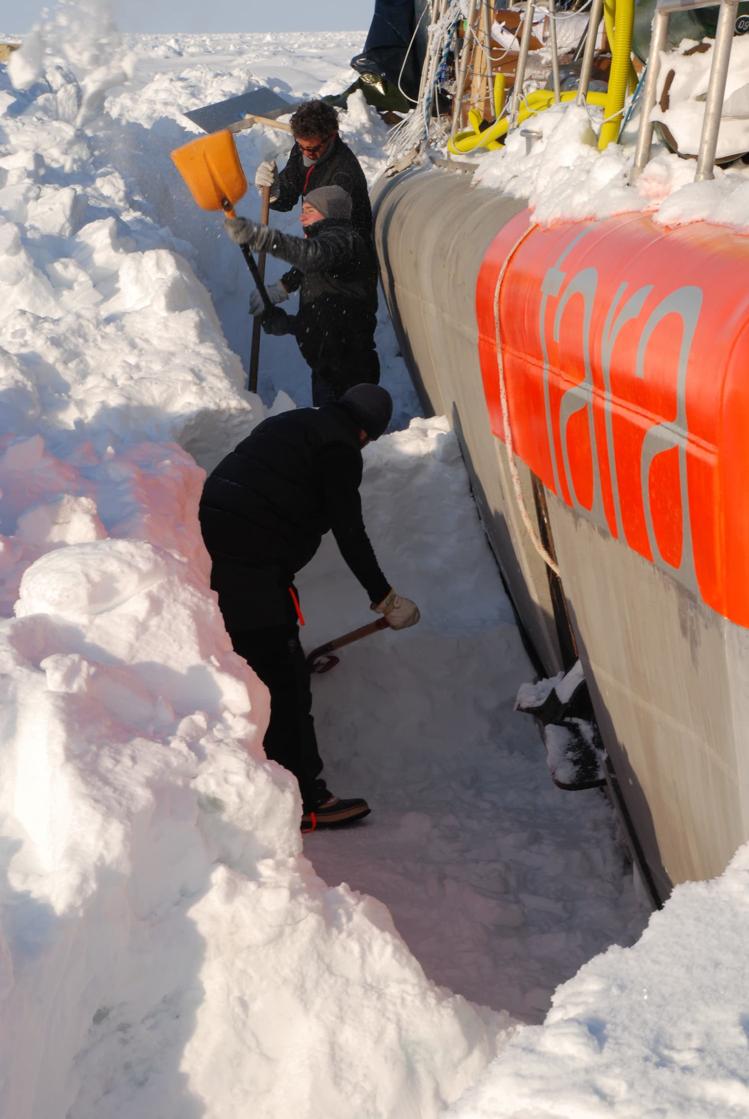 L'équipage de Tara sur la banquise