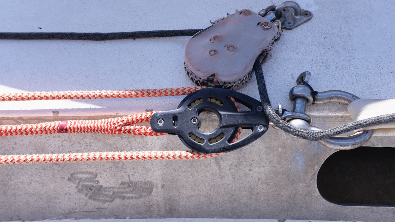 Œuvre d'Antoine Bertin : photo de cordage sur Tara