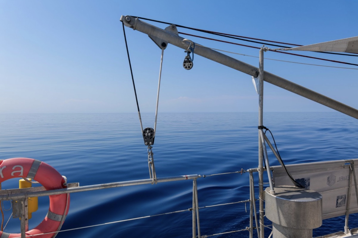 Goélette Tara en pleine mer ©️Clémentine Benac - Fondation Tara Ocean