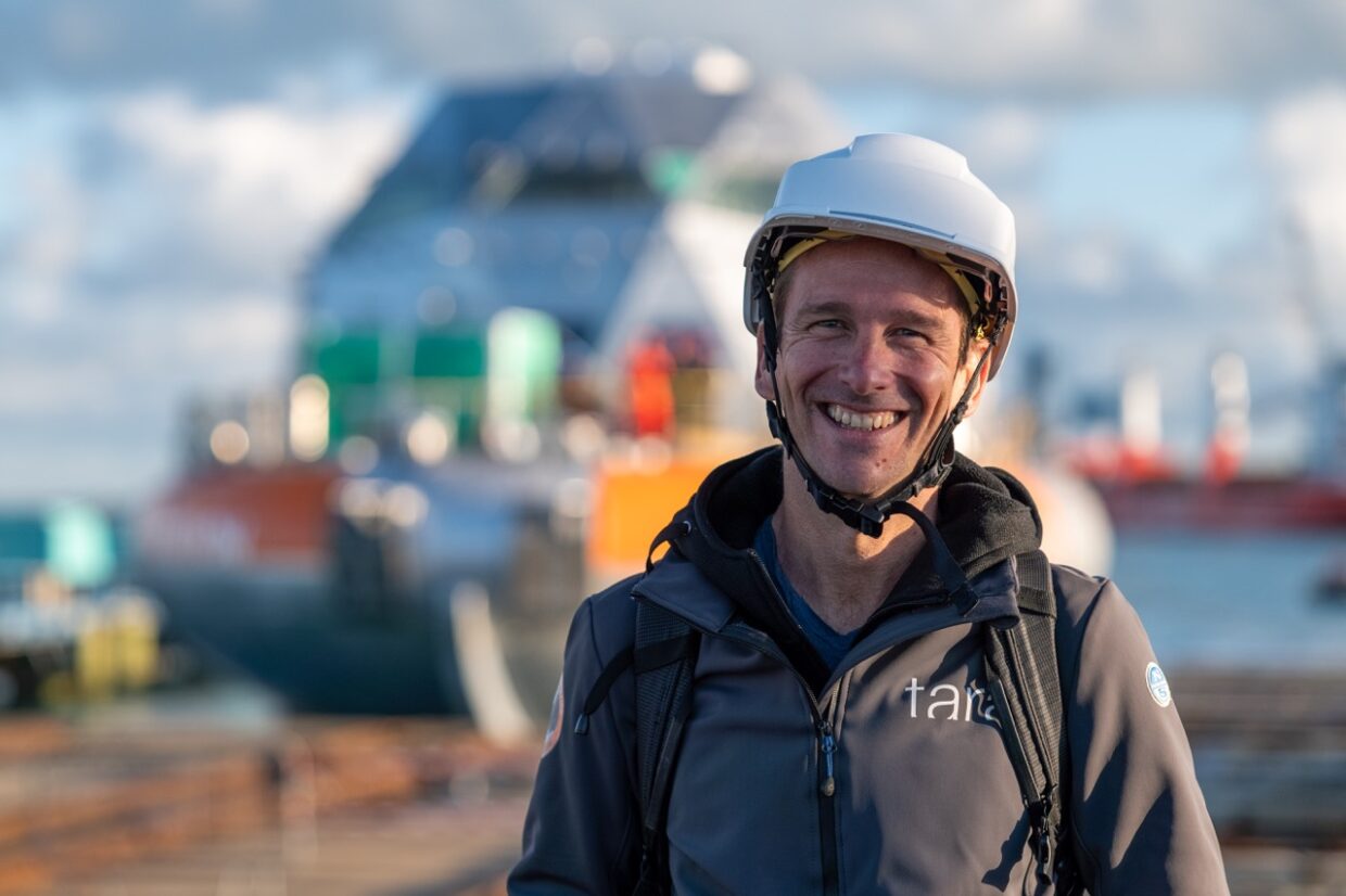 Loïc Vallette lors de la mise à l’eau de Tara Polar Station